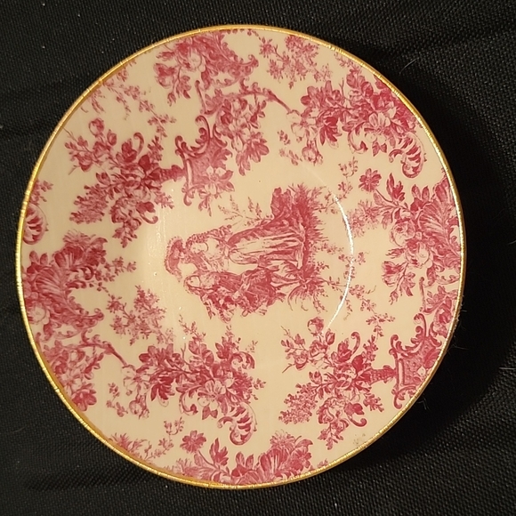 Small Teacup & Saucer - Picture 2 of 5